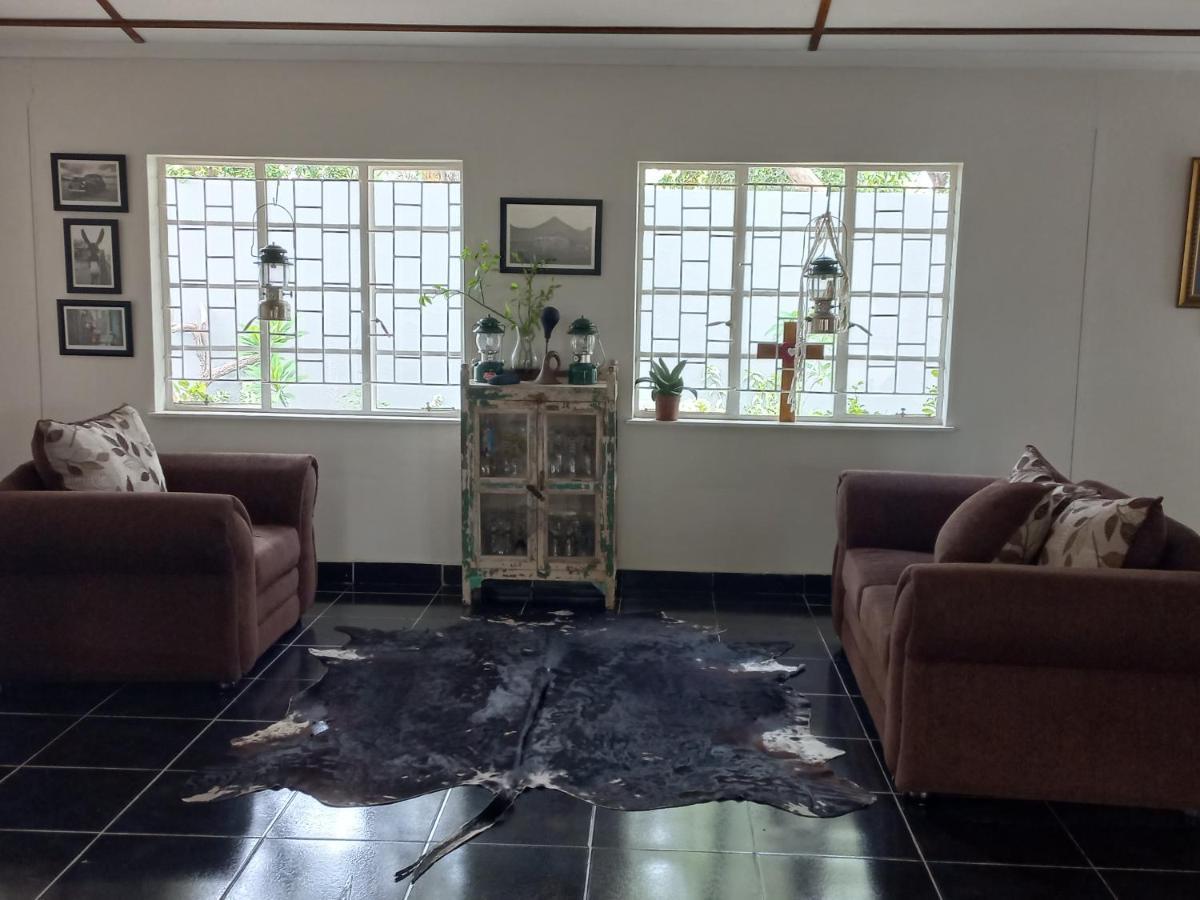 Urban Farm Haus Guesthouse Rundu Exterior photo
