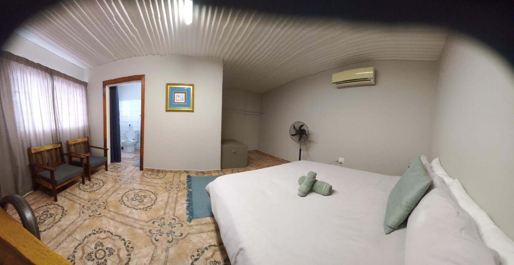 Urban Farm Haus Guesthouse Rundu Room photo